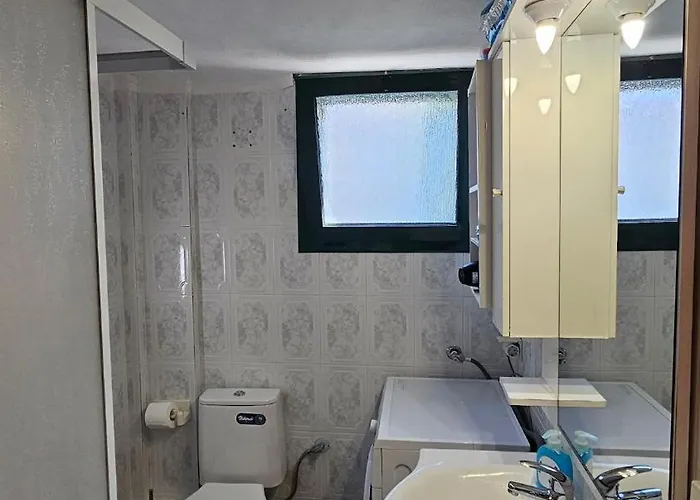 Seaside Haven Apartamento Polychrono